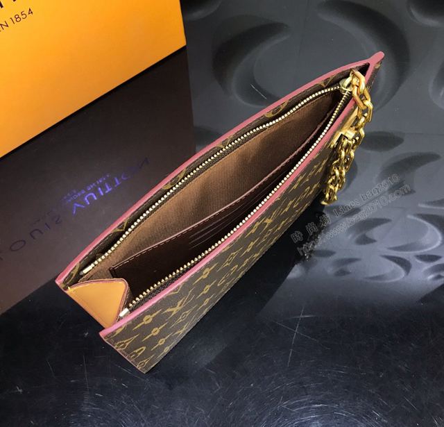 LV包 LV手包 M55646 PochetteRochelle手袋 Chain系列男士手袋 LV手拿包  ydh3304